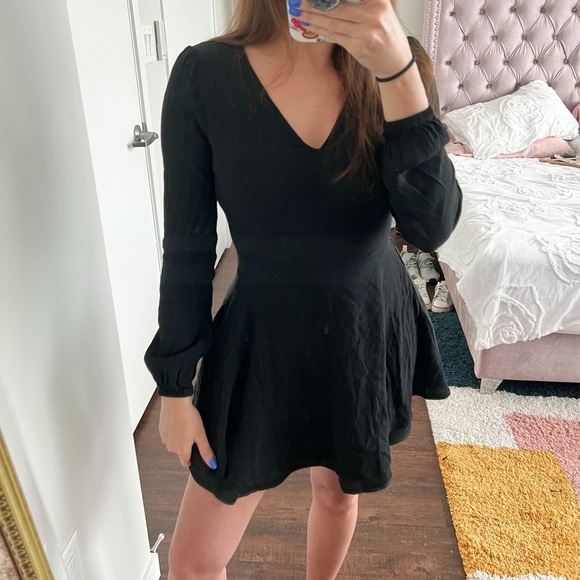Lovers and Friends Black V Neck Mini Cocktail Dress Long Sleeve Fit and Flare - Picture 3 of 9
